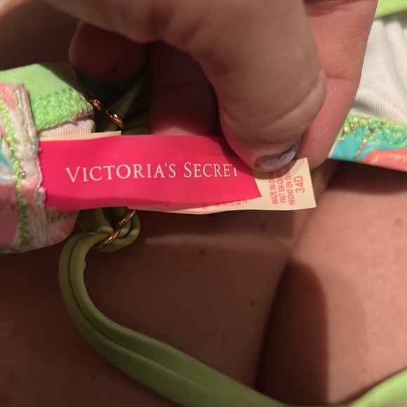 Victoria’s Secret bikini with detachable straps - Picture 2 of 3